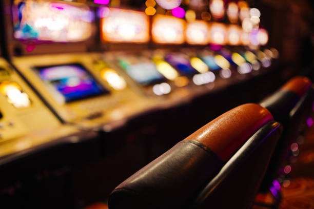 Live dealer studio view on warung225 Live dealer studio interface with real-time player count